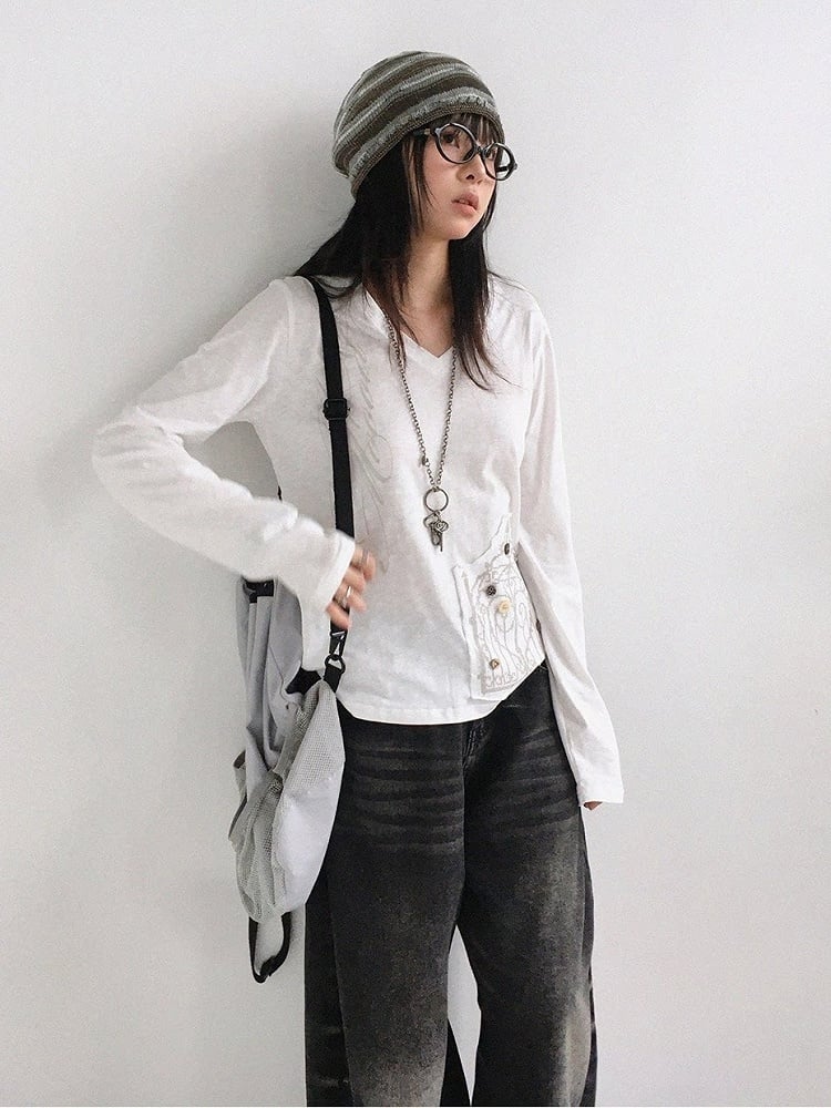 Vintage Y2K White Letter Print V-Neck Long Sleeve Top with Iron Gate Patch - innomoood