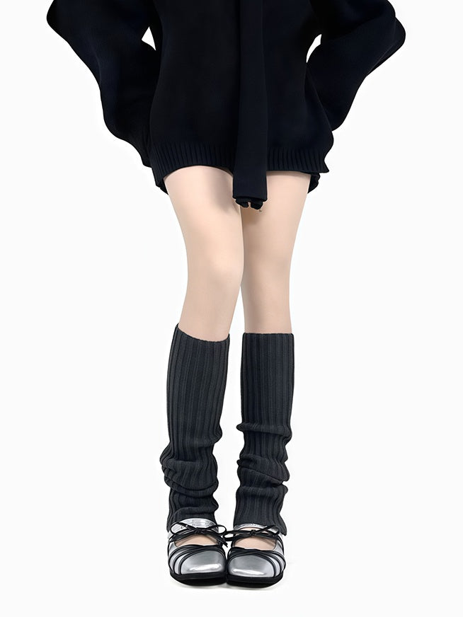 ダークグレー/オフホワイト/ダークグリーンのニットレッグウォーマー