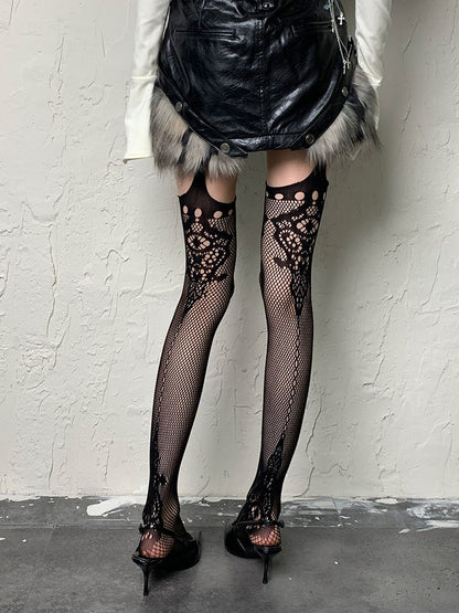 パンクなブラックカットアウトサスペンダータイツ
