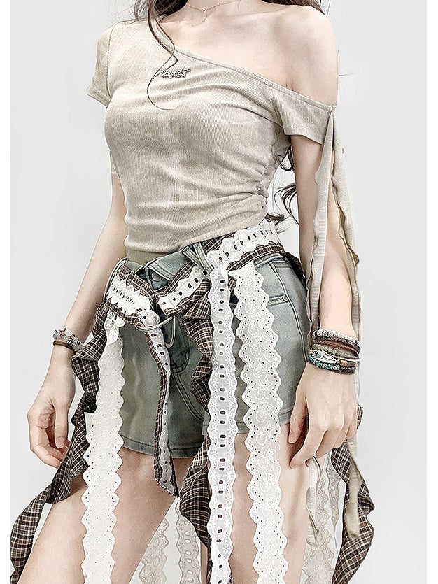 ネックラインベージュグラマラスTシャツアシンメトリー