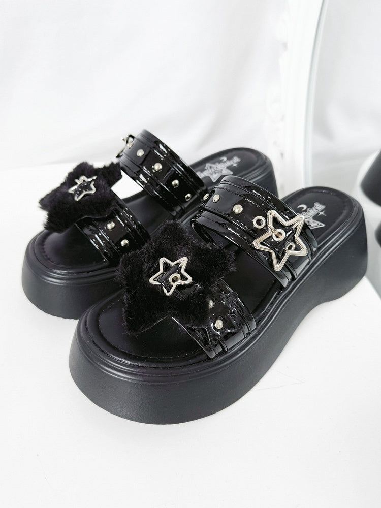 Hausschuhe Star Schwarz – Plateau Schnallen Alt-Goth