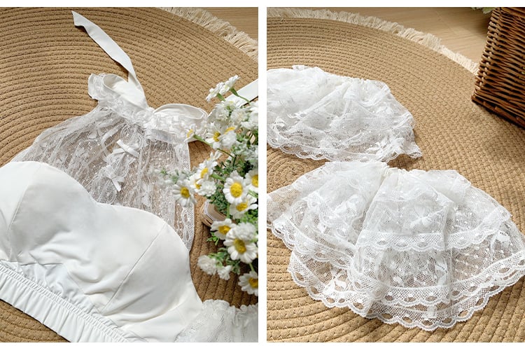 ホルターネック、ホワイト、フラッタースリーブ、レース付き、クロップド丈トップス