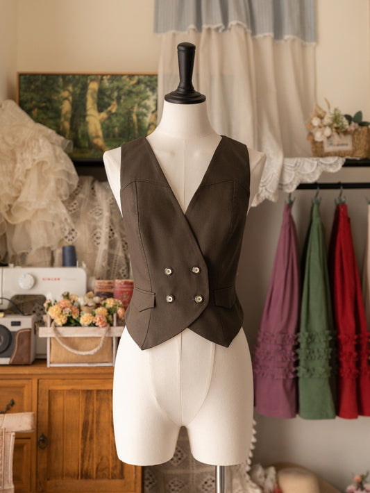 ブラウンのVネックベスト