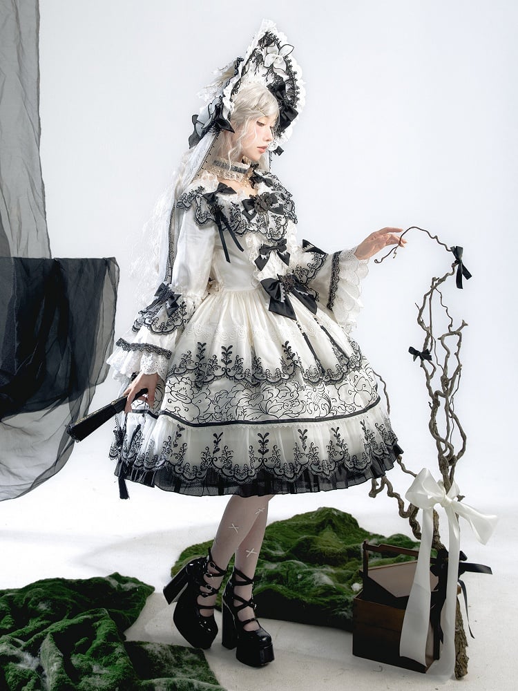 Stoff und Schimmer im Chinoiserie-Stil, weißer Schmetterling, schwarze Tinte