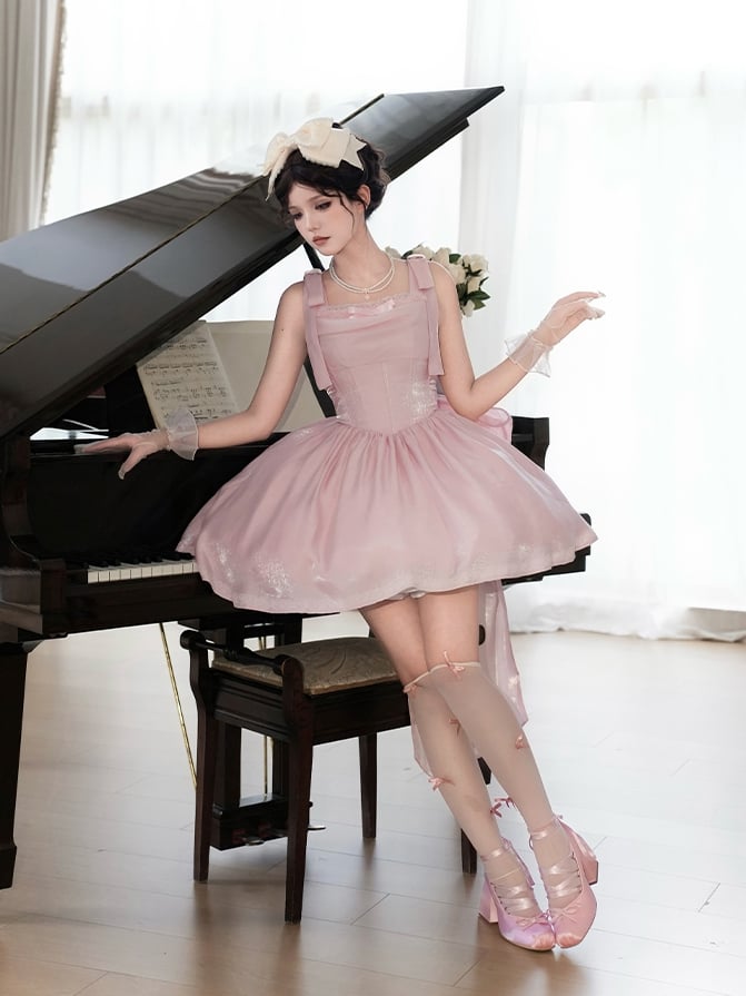 Kleid mit Stäbchen, Pullover, Lolita, schimmernder rosa Stoff, Baskenrock