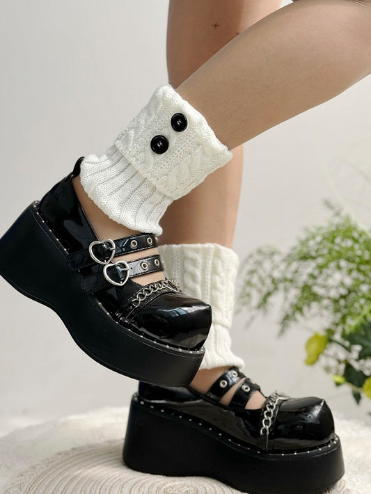 ホワイトボタンニットレッグウォーマー