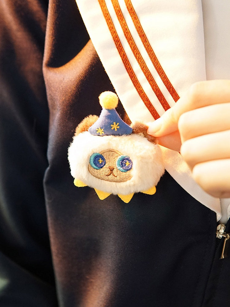 Süße Plüschbrosche in Kätzchenform