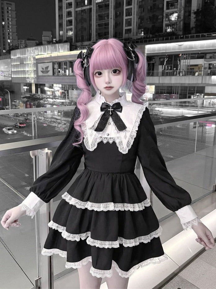 Jirai-kei Tiered Long Sleeve Dress with Pointed Collar, Lace & Bows, Black White - Puppet Bombs