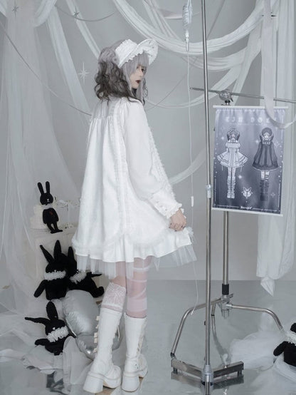 White Gothic Lolita Pleated Dress with Round Collar, Lace and Bowknot Accents - Kuroya