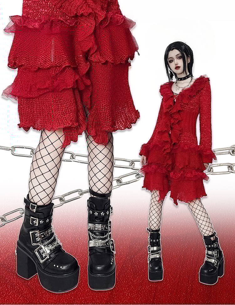 Schwarze, rechteckige Punk-Plateau-Blockabsätze mit Metallplatten, Schnallenriemen, Nieten und Kette