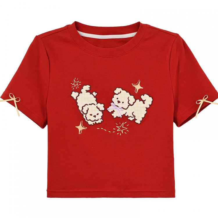 赤いラウンドネックの愛らしい子犬の刺繍入りクロップドTシャツ