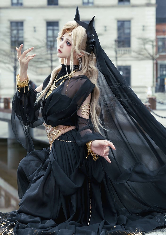 Sleeveless Vibes Moon Stars Full Neck Black Skirt + Print Top Golden Greek Halter and Set