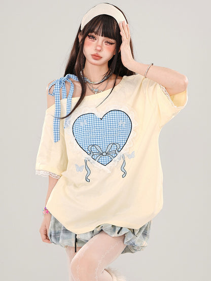 ミルクイエロー/ピンク チェック柄 ハートプリント アシンメトリーネックライン レーストリム Tシャツ