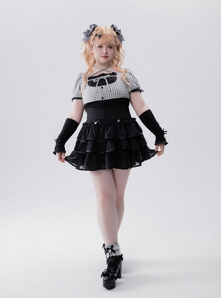 Black Jirai-Kei Ruffle Skirt with Built-In Shorts - Fluffy Heart