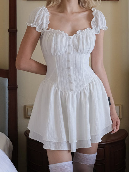 Weißes Vintage-Minikleid mit Rüschenausschnitt und kurzen Puffärmeln