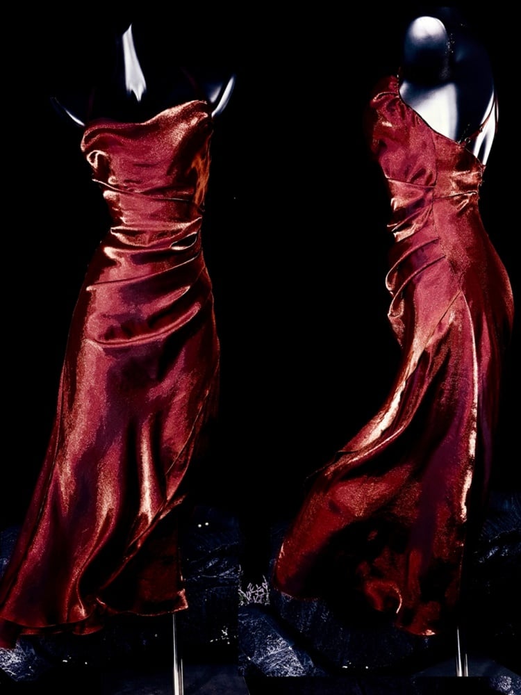 Rotes Camisole-Kleid mit asymmetrischem Volantsaum