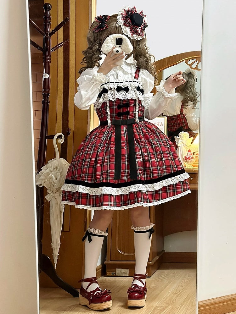 Roter Lolita-Pulloverrock mit weihnachtlichem Karomuster