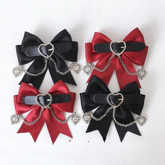 with Chain Bow Buckle Hairclip Black/Red Heart Accents