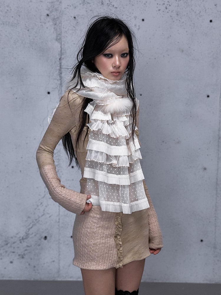 Polka-dot Plush Scarf Punk with Apricot Design Vintage Pattern