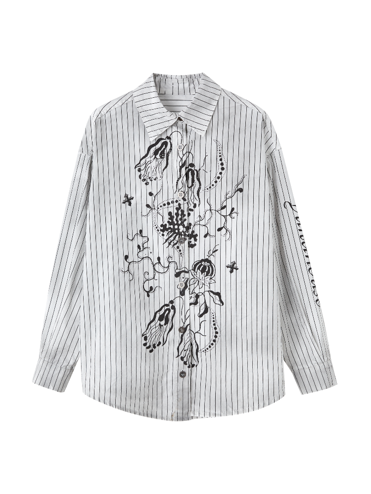 ダメージ加工のオーバーサイズシルエットのグラフィティシャツ ブラック ホワイト ストライプ