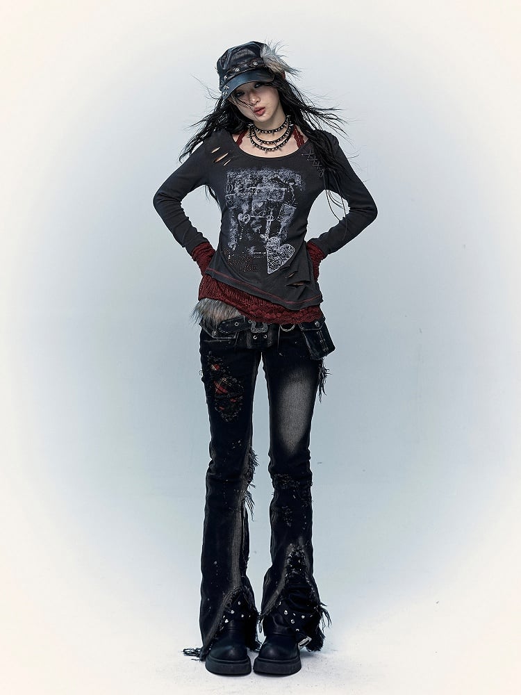 レースアップとダメージ加工の穴があいたグレー＆レッドのホルターネックトップス