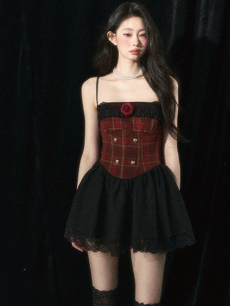 Weihnachtliches Set aus Camisole-Kleid mit Blumenmuster in Rot und Plüschschal