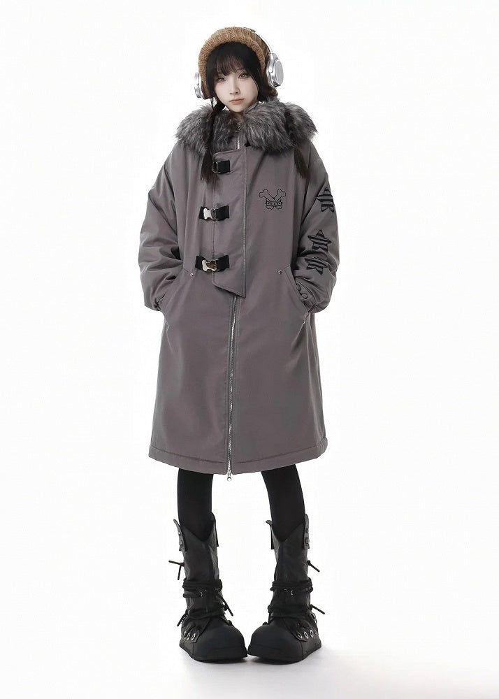 袖に星のアップリケが付いたフェイクファーカラーのグレーコート