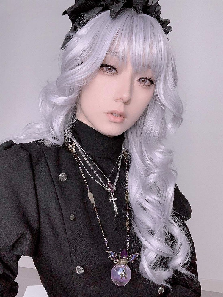 ウィッグの長さ70cm、前髪あり、ウェーブシルバーエア