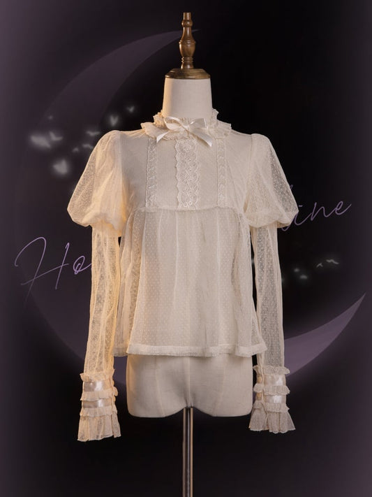 ベージュのフリルネックライン、ジュリエットスリーブ、シースルーブラウス