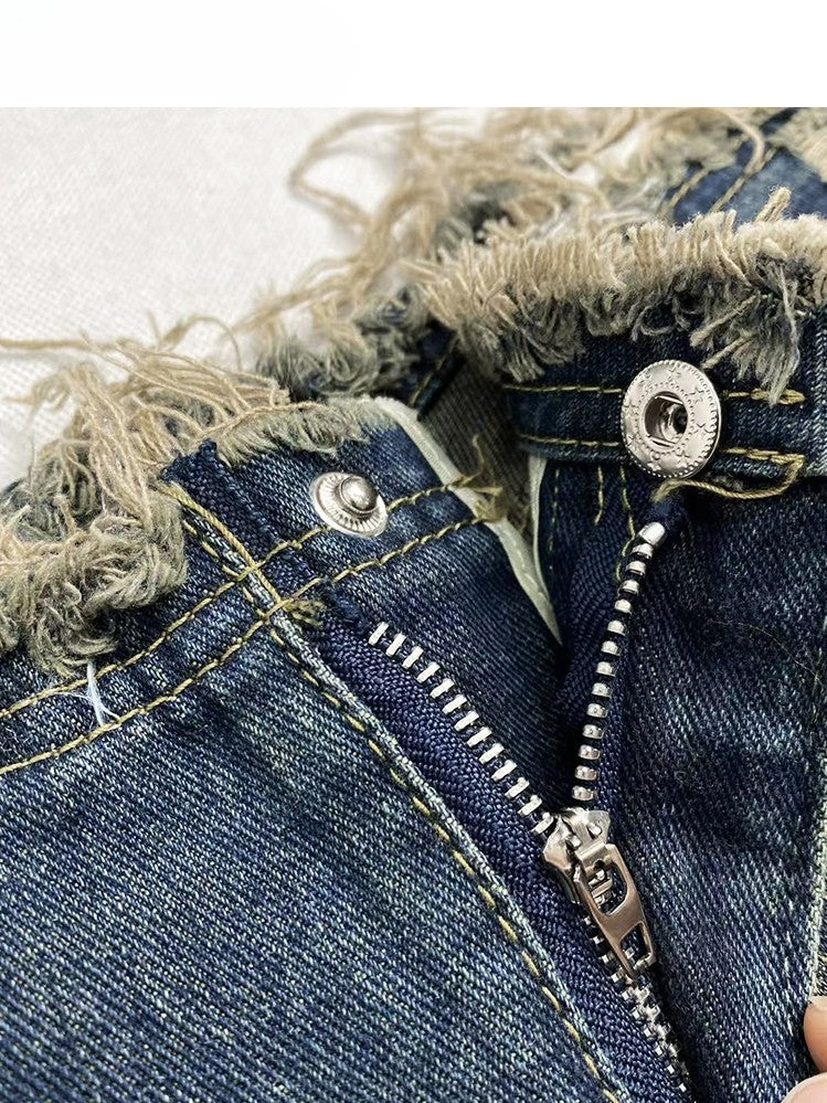 ショーツ 切りっぱなしの袖口 ダメージ加工のディテール 魅力的なY2K ほつれブルー