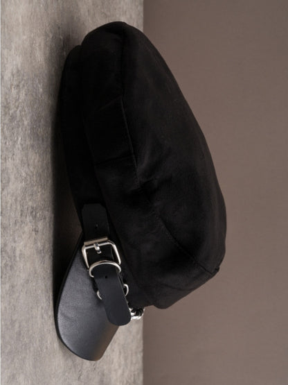 With Heart Design Charm Chain Hat Gothic Black Star Buckle Beret