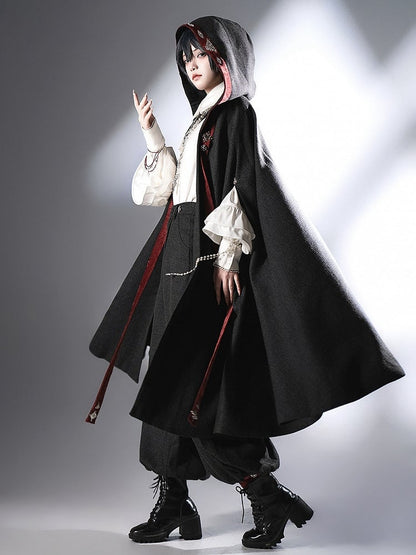 Schwarze Ouji Lolita Knickerbocker mit roten Bündchen