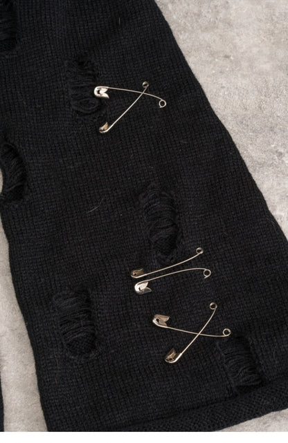 ホワイトボーンズ ディストレストホールズ ゴシックブラックニットレッグウォーマー