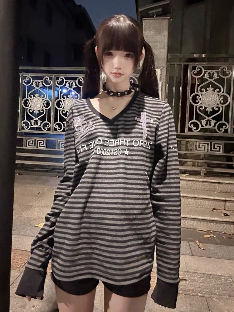 Genderless Black & Gray V-Neck Striped Long-Sleeve Top with Cross & Skull Hotfix Rhinestone Detail - DETW OnLine