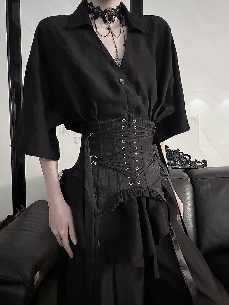Cheongsam noir à manches courtes et style chemise