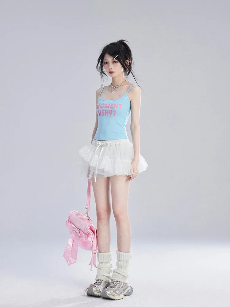 ブルーレタープリントのビタースイートキャミトップ