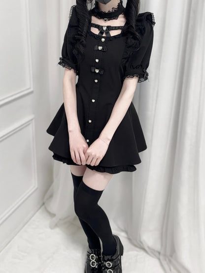 - フリル袖セルフタイボウバックミニドレス + ショートパンツ（ブラック） + ジライケイチョーカーセット