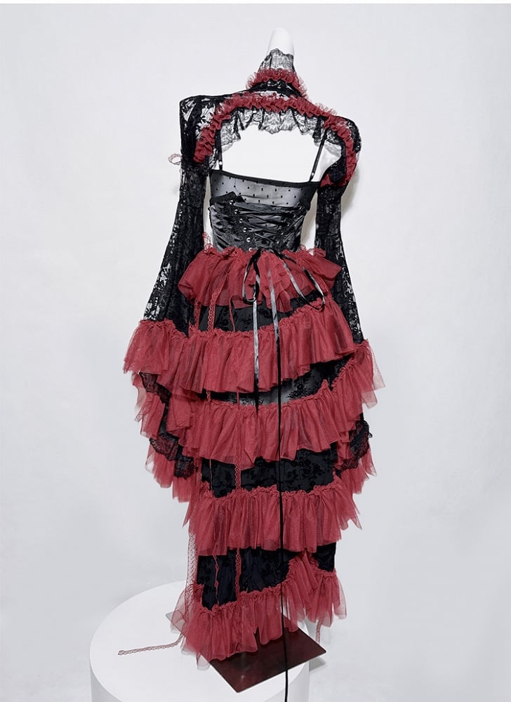 Schwarz-rotes Gothic-Set – Cami-Top + Spitzen-Bolero mit Glockenärmeln + Stufenrock mit Perlenkette und Schnürdetail