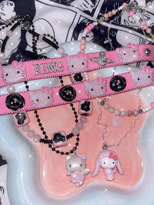 Mehrschichtige Halskette mit rosa Perlen und Kätzchen-Anhänger