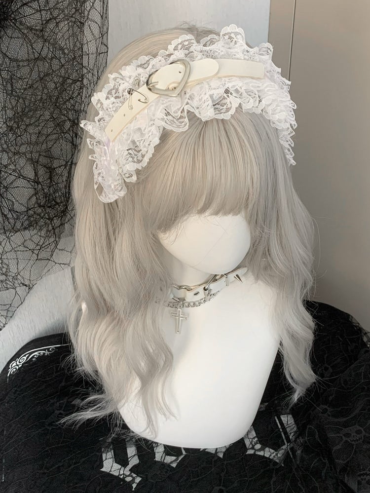 Verziertes Herz Schwarz/Weiß Dornschließe KC Ruffled