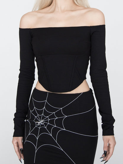 ブラックのオフショルダーネックライン、カーブヘムトップス