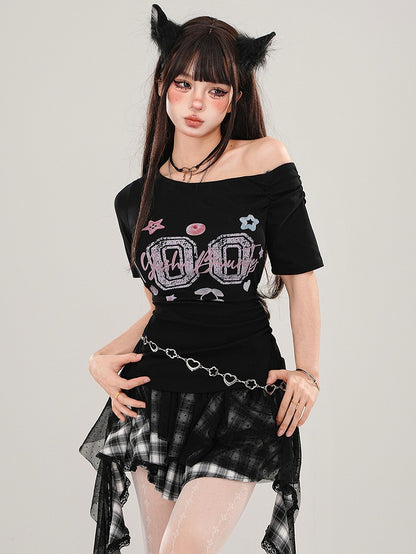 ブラック/ホワイト ルーシュウエスト アシンメトリーネックライン スリムフィット グラフィックTシャツ