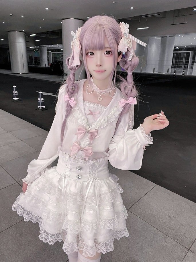 Ryousangata Tiered Ruffle Skirt with Lace Trim in White - Puppet Bombs
