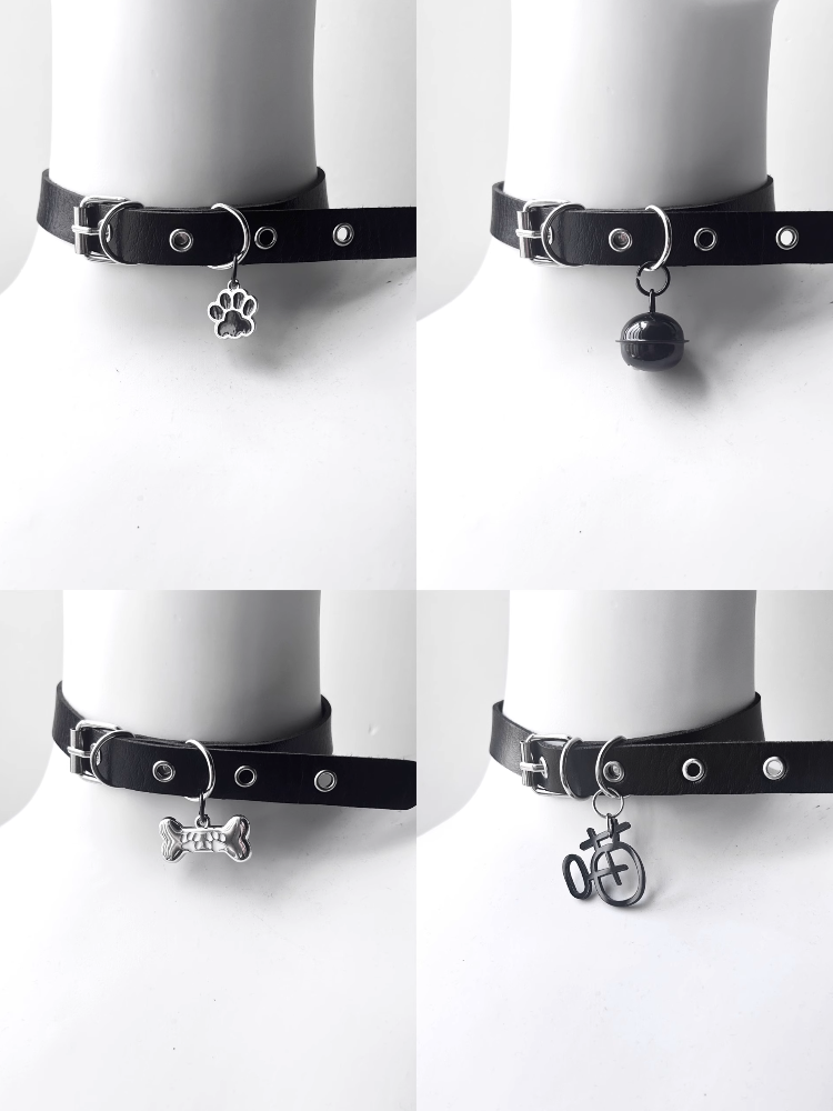 Schwarzes Halsband mit Schnalle und Anhänger aus Knochen/Glocke/Katzenpfote