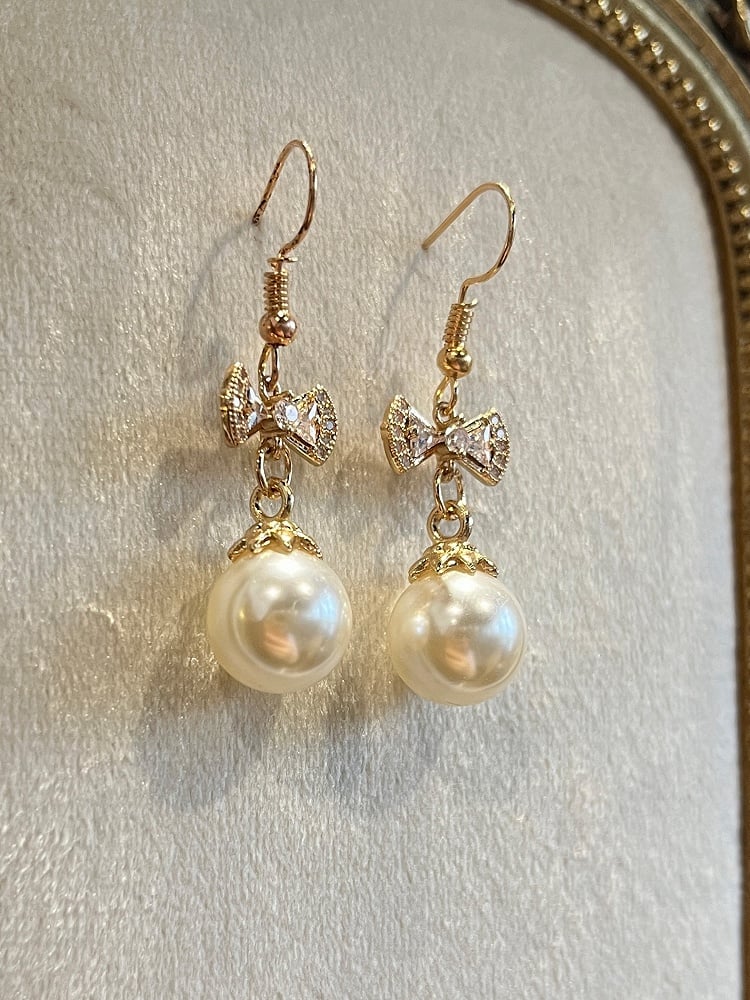 Künstliche Perlenohrringe