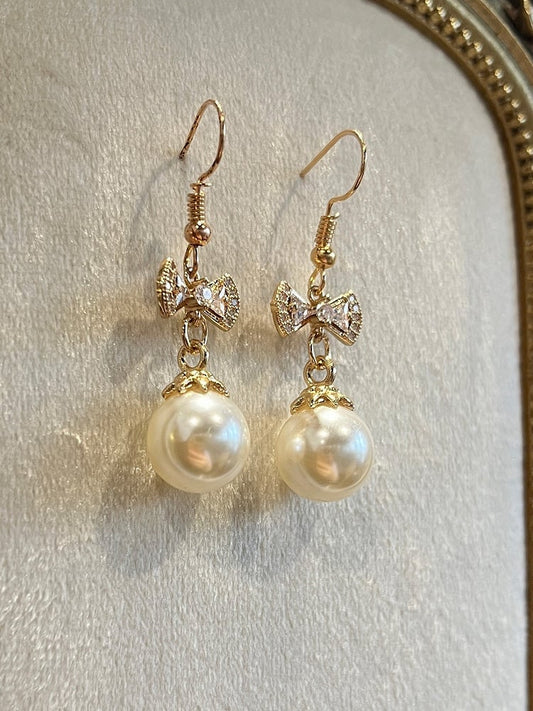 人工真珠のイヤリング