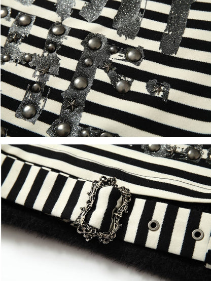 Rot-weiß gestreiftes Buchstaben-Top mit abnehmbarem Plüschkragen