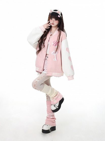 ゆめかわいいピンク/ブルーのキーアップリケ付きベースボールジャケット