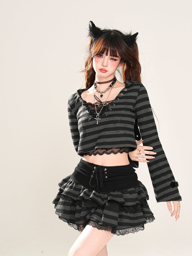 Top mit schwarzen Streifen Schnallenträger Ärmel Glamouröse Kapuze Kurz Detail Schnürung