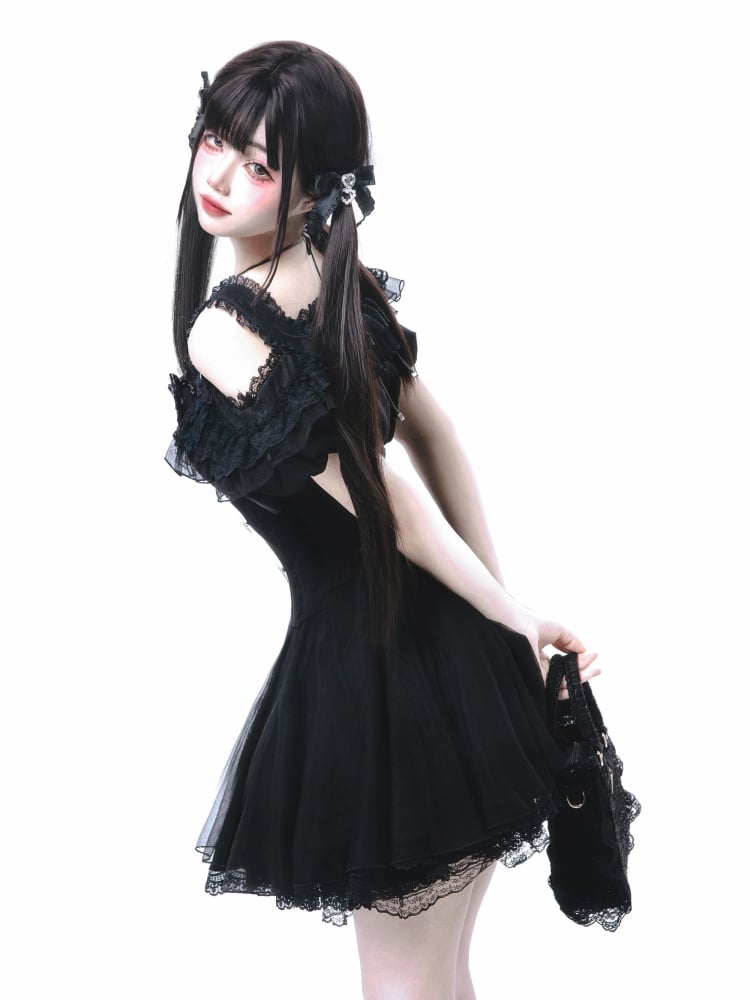 Jirai Kei Black Lace Trim Top with Off-the-shoulder Neckline